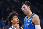 媒体人：北京这场比赛也是本赛季的缩影 从充满希望到混乱到无力
